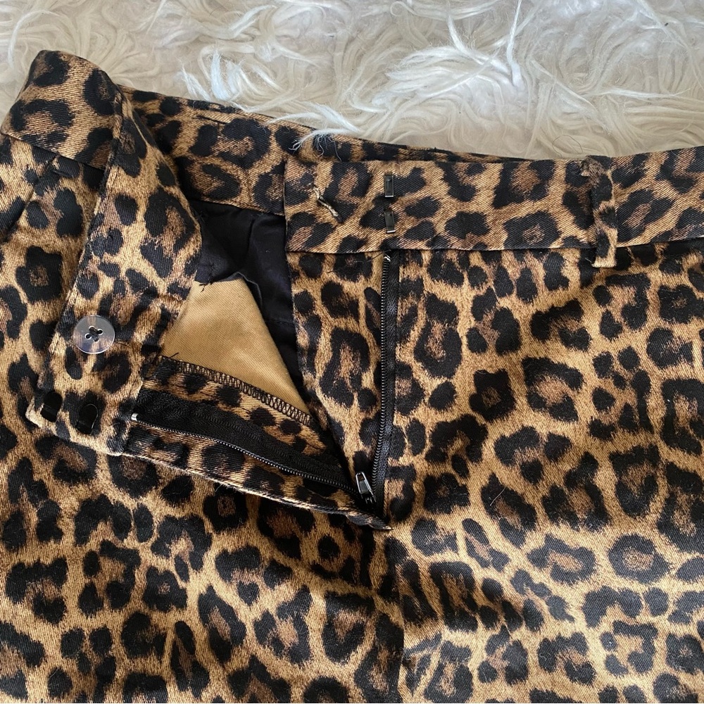 MICHAEL MICHAEL KORS WOMEN’S BROWN LEOPARD PRINTED STRETCH SHORTS, Size 4 - Picture 3 of 8